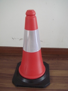 Vente en gros de cônes de signalisation routière en PE blancs réfléchissants de 50 cm pour la route - Product Image 5