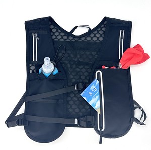 Gilet d'hydratation OEM pour femme avec masque intégré pour le visage et le cou, poche à bandoulière intégrée, gilet d'hydratation pour la course à pied - Product Image 2