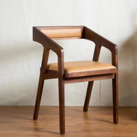 Chaises de salle à manger en bois massif et cuir, style nordique moderne et confortable, pour restaurant, hôtel, café, école et chambre.