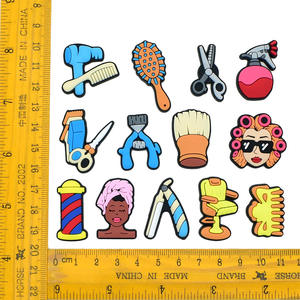 Nouvelles décorations de chaussures en forme de sabots sur le thème du salon de coiffure de dessin animé, accessoires de bricolage, breloques de chaussures détachables en caoutchouc souple pour outils de coiffure de salon - Product Image 2