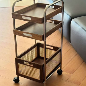 Chariot de rangement roulant en rotin et bois avec structure métallique, meuble utilitaire pour salon et station de thé - Product Image 1