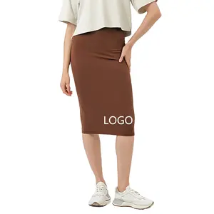 맞춤형 로고 도매 요가 스커트 여성용 슬림 캐주얼 스포츠 스커트 무릎 길이 통기성 백 슬릿 힙 랩 디자인