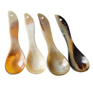 Cuillère en corne de buffle naturelle faite à la main, écologique, durable, non toxique, design moderne et luxueux, personnalisable, repose-cuillères - Product Image 1