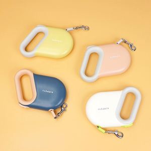 Venta al por mayor personalizado multicolor al aire libre mascota telescópica controlable seguridad a prueba de explosiones caminar perro Correa - Product Image 1