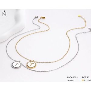 Collana con Ciondolo Lettera T in Strass Angelina, Catena in Acciaio Inossidabile Placcato Oro, Gioiello Unisex Casual da Regalo - Product Image 1