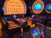 Meubles de club en acier inoxydable de style moderne pour discothèques, salons, bars VIP, ensembles de canapés KTV élégants pour discothèques, bars