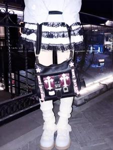 Sac bandoulière MXM Subculture <span class=keywords><strong>Millennium</strong></span> Spice Cool Cat Noir avec chaînes en PU contrastées – Vente en gros - Product Image 6