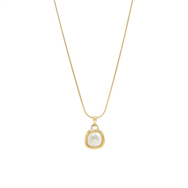 Fashion  Titanium Steel 18k Gold Plated Luxury Black and White Imitation Pearl  Necklace for Couple Lover