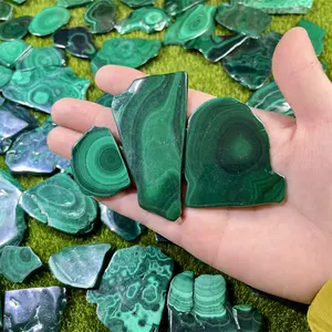 Losa de malaquita cruda de piedra preciosa verde de forma libre de rebanada de cristal Natural de alta calidad a la venta - Product Image 4