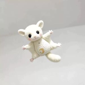 Venta al por mayor de lindos peluches colgantes de ardilla voladora, figuras de gambá de miel, paquete como adornos colgantes, regalos de cumpleaños - Product Image 2