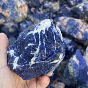 Hochwertige natürliche Kristall-Roh quarz-Blau-Sodalith-Rohstein-Mineralproben - Product Image 6