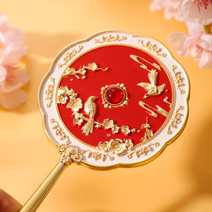Miroir de maquillage portable personnalisé avec logo, motif fleur de prunier et pie, pour mariée chinoise, vente en gros pour marques de cadeaux de mariage - Product Image 4