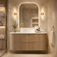 Meuble-lavabo mural courbé de style australien avec façade cannelée, vasque optionnelle et miroir LED – Mobilier hôtelier sur mesure