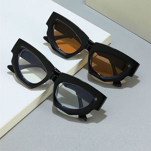 Gafas de Sol Personalizadas con Logotipo, Moda 2025, Retro, Leopardo, Polígono, UV400, Montura Grande, Ojo de Gato, para Mujer - Product Image 3