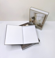 Boîte cadeau rigide en forme de livre avec fermeture magnétique personnalisée, gaufrage et doublure en éponge pour l'emballage de produits ménagers
