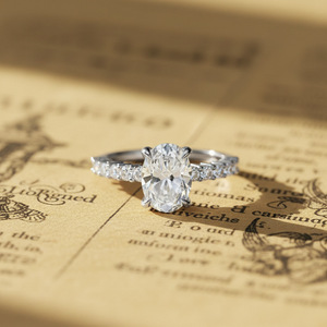 Bague en argent sterling S925 avec pierre latérale ovale en moissanite, bijoux élégants pour femmes, pour fiançailles, mariage, usage quotidien - Product Image 2