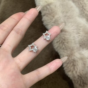 Ensemble de bijoux fins haut de gamme pour femmes, argent pur S925, luxe léger, collier et bracelet exquis en forme de rose, design polyvalent - Product Image 5