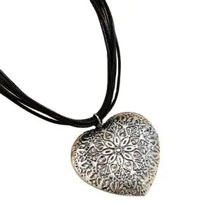 Multilayer Leather Wax Thread Chain Necklace For Women Vintage Big Carved Love Heart Pendant Choker Jewelry Men