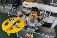 Machine d'étiquetage automatique double face pour bouteilles, boîtes et pots autocollants de l'usine SKILT