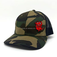 Gorra Trucker Richardson 112 con Malla Trasera de Camuflaje Woodland, Diseño Personalizado de Cerdo Rojo en 3D, Bordado, Ajustable, para Exteriores