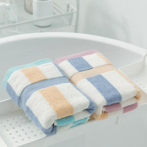 Serviette de bain en coton pur Cotton Love 40x80cm rayée, douce, absorbante, respectueuse de la peau, pour usage domestique M1826 - Product Image 1