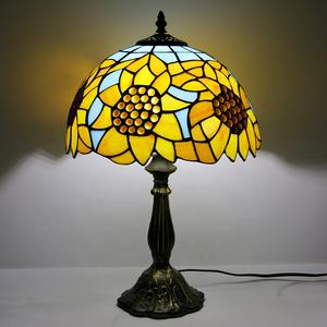 LongHuiJing Classic 12 Zoll Tiffany Mediterranean LED Tisch lampe mit Glasmalerei Lampen schirm und hand gefertigten Legierung sockel - Product Image 5