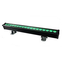 Barre lumineuse linéaire LED IP65 pour extérieur, 18x18W RGBWAUV 6-en-1, contrôle par pixel, pour éclairage architectural et événements scéniques