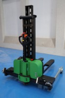 SHUNCHA Self Loader1.5ton 1300mm entièrement Walkie Auto-chargement Gerbeur électrique Chariot élévateur avec jambe à cheval