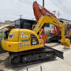 Mini-pelle Komatsu PC60 d'occasion de haute qualité, moteur d'origine de 6 tonnes, à faible coût, en vente à Shanghai - Product Image 1