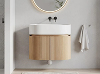 Meuble-lavabo mural en chêne rainuré courbé, vasque intégrée ovale en Solid Surface, armoire flottante avec portes à fermeture douce