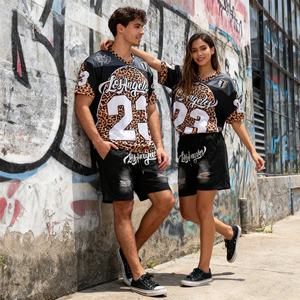 Conjunto de Camiseta Deportiva Corta de Baloncesto con Estampado Digital de Leopardo Personalizado, Unisex, para Verano, con Cordón Ajustable y Pantalones Cortos Holgados Retro - Product Image 3