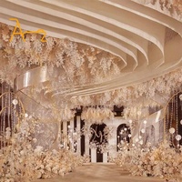 Vente chaude Rideaux de fond de scène de mariage en mousseline de soie blanche transparente suspendus Design ondulé Drapé de plafond Décoratif pour mariage