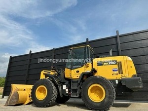 Se vende: La KOMATSU WA200, cargadora de ruedas de la marca japonesa que se encuentra en buen estado y 90% nueva - Product Image 2