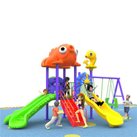 Aire de jeux pour enfants, aire de jeux publique extérieure, petites aires de jeux, toboggans, espace de jeux pour enfants, aire de jeux extérieure