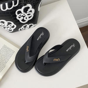 Chaussons d'hiver pour femmes et hommes, taille universelle, antidérapants, doux et chauds, chaussures d'intérieur pour l'hiver - Product Image 2