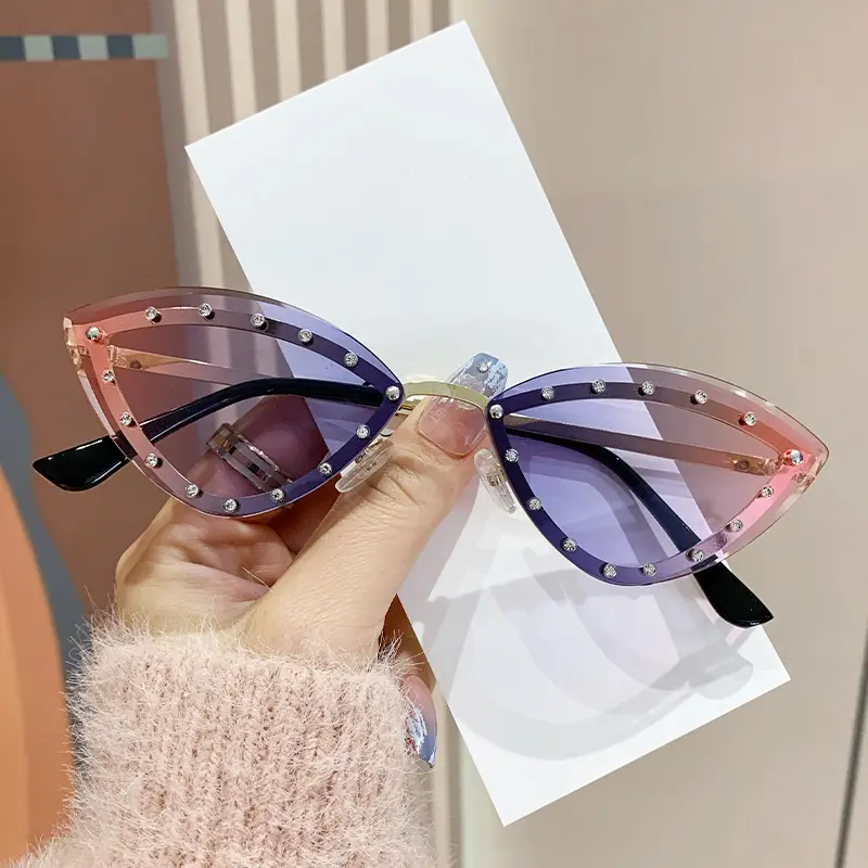 Luxury Stylish Cateye eyeglasses fashion diamonds gradient lens shiny crystal women customized sunglasses