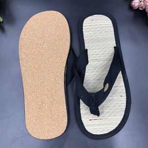 Sandales d'été en <span class=keywords><strong>bambou</strong></span> tressé d'herbe de vigne pour hommes et femmes Chaussons personnalisables à chevrons - Product Image 3