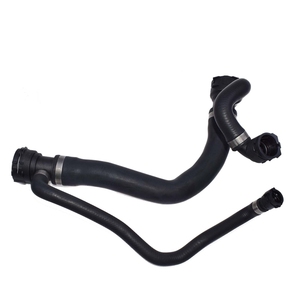 Pièces de véhicule Accessoires de voiture Nouveau tuyau de refroidissement de radiateur supérieur 17127519248 pour <span class=keywords><strong>BMW</strong></span> E60 545i <span class=keywords><strong>E63</strong></span> E64 <span class=keywords><strong>645Ci</strong></span> - Product Image 1