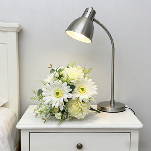 Bouquet Classico di Fiori di Seta con Fiori e Foglie Misti per Pasqua, Festa della Mamma, Laurea, Ringraziamento, Decorazioni per la Casa e Regali - Product Image 5