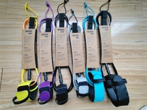 เชือกคล้องขาสำหรับเล่นเซิร์ฟแบบพรีเมียมสั่งทำขายส่ง OEM พร้อมตัวล็อคสแตนเลสแบบหมุนได้สองชั้น เชือกคล้องกระดานโต้คลื่น เชือกคล้องเรือคายัค เชือกคล้อง <span class=keywords><strong>SUP</strong></span> แบบขด - Product Image 2