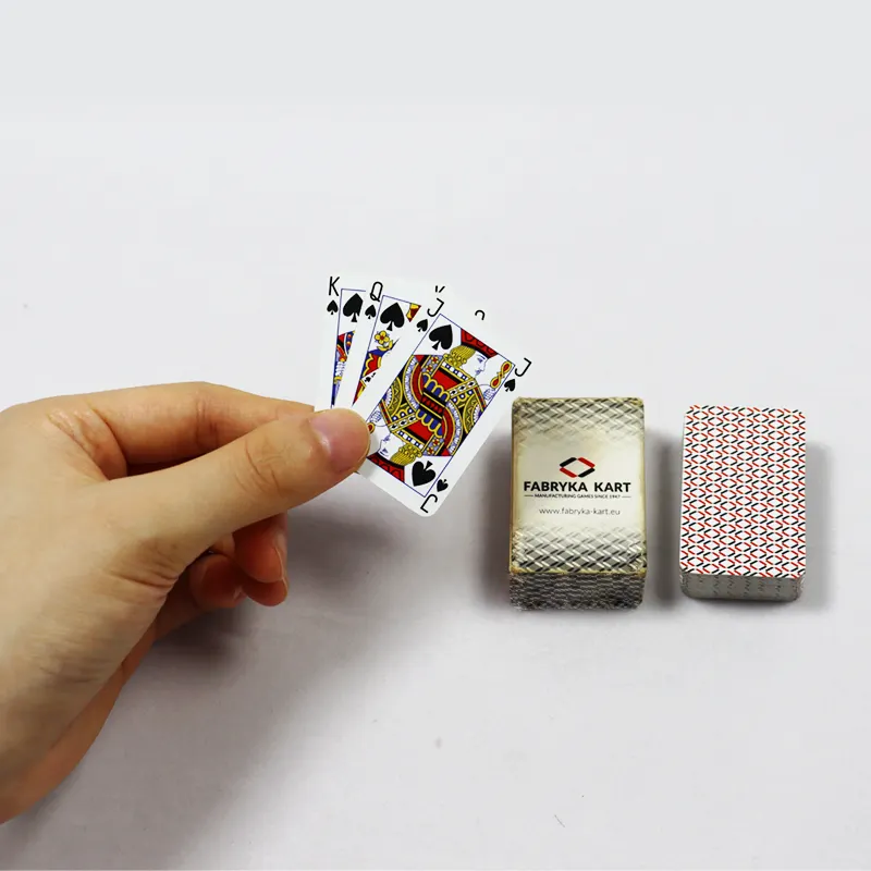 맞춤형 프리미엄 미니 빈티지 포커 카드 도매 가벼운 휴대용 여행 카드 데크