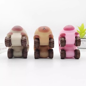 Vente en gros Capibarara créatif jouet allongé en plastique voiture tirer-tirer décompression libération pétrir musique Scooter - Product Image 6