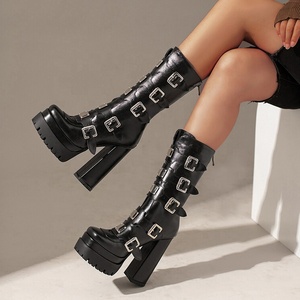 Nouvelles Bottes Hautes pour Femmes avec Boucles Métalliques, Plateforme Haute, Semelle Épaisse, Design Punk Cool, Bottines pour Femmes - Product Image 1