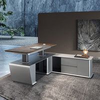 Bureau de direction moderne réglable en hauteur, bureau de direction de luxe en placage de frêne avec éclairage LED et gestion des câbles
