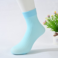 Chaussettes de sport jetables en gros en vrac pour KidsOutdoor Playground Chaussettes antidérapantes Chaussettes de cheville en nylon portables Chaussettes de sport
