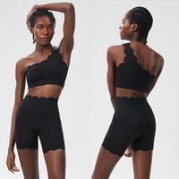 Ensemble de sport sexy pour femmes : Soutien-gorge de sport rembourré asymétrique à dos nu et short taille haute – Idéal pour la course, le cyclisme, la gym et le fitness