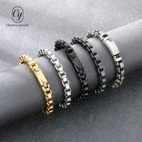 Bracelet chaîne maille gourmette pour homme en acier inoxydable, design minimaliste et unique, idéal pour le style urbain, la superposition et l'association de bijoux.