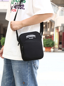 Sac de poitrine en nylon de nouvelle conception pour femmes et hommes, sac messager imperméable avec logo personnalisé, sac de téléphone portable portable pour la marche - Product Image 5