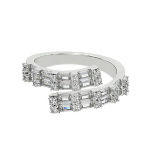 แหวนเพชรทองคำแท้ขายดีสำหรับผู้หญิง ดีไซน์ทันสมัย เรียบหรู เหมาะสำหรับแฟชั่นประจำวัน งานแต่งงาน งานหมั้น หรือโอกาสพิเศษ - Product Image 1