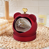 Boîte à bijoux musicale rotative lumineuse en forme d'ours avec roses en savon, idéale pour la Saint-Valentin, les fiançailles, les anniversaires et Noël